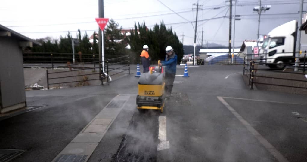 大島町大島橋付近配水補助管布設替工事の写真